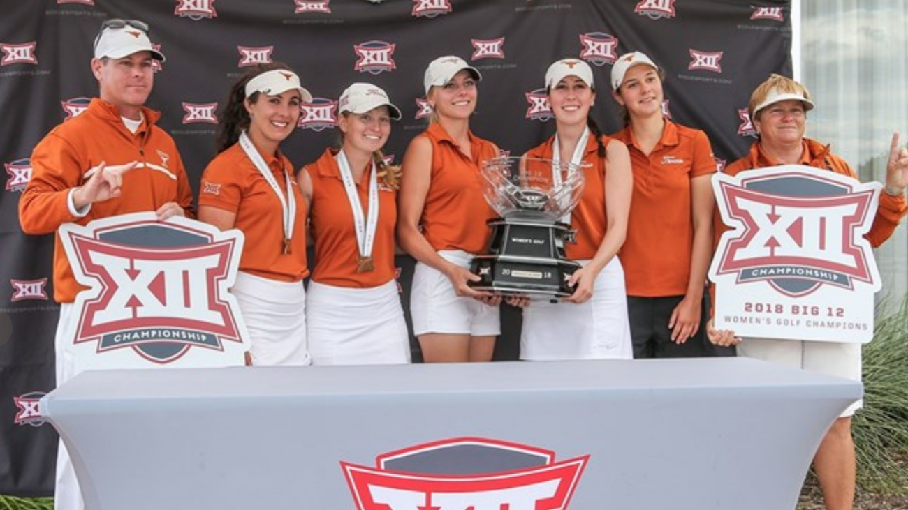 UT Women's golf team with trophy. 